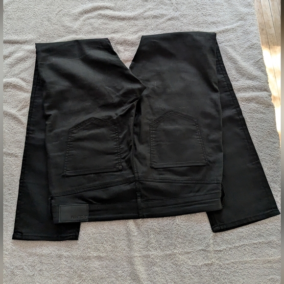 Vintage 2000's, H&M, dark black, a bit strechy, skinny jeans. - Picture 6 of 9